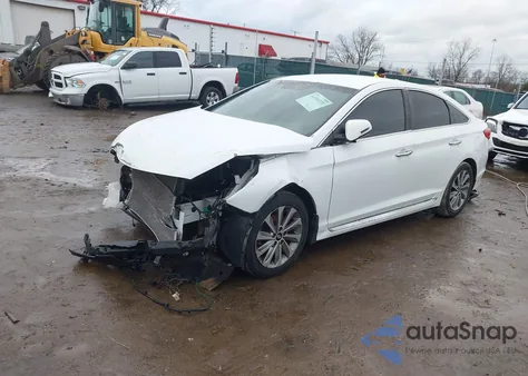 2015 Hyundai Sonata Sport z USA, uszkodzony, nr VIN 5NPE34AF0FH137684